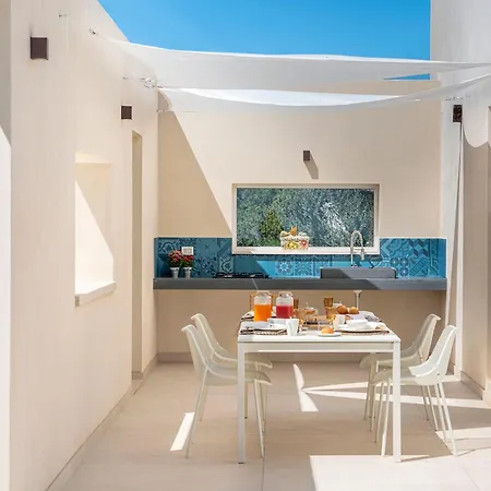 Mora Villa