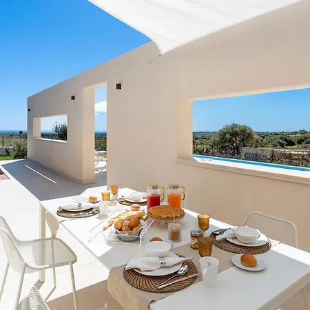 Mora Villa